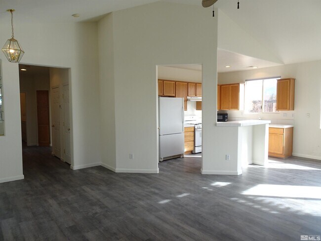 Foto del edificio - 1726 Iron Mountain Dr