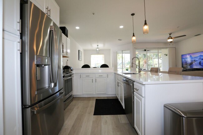Building Photo - ***PELICAN MARSH***FURNISHED SEASONAL RENTAL***3 BED/2 BATH CONDO***GOLF COURSE VIEW*