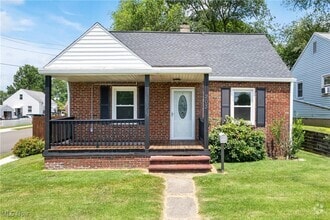 Building Photo - 203 Robinson Ave