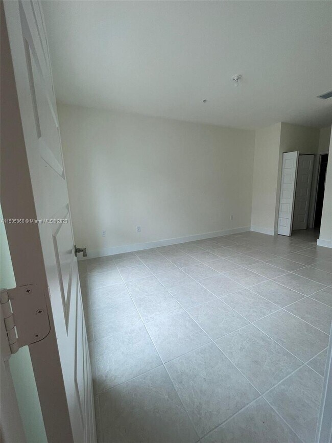Foto del edificio - 8301 NW 41st St