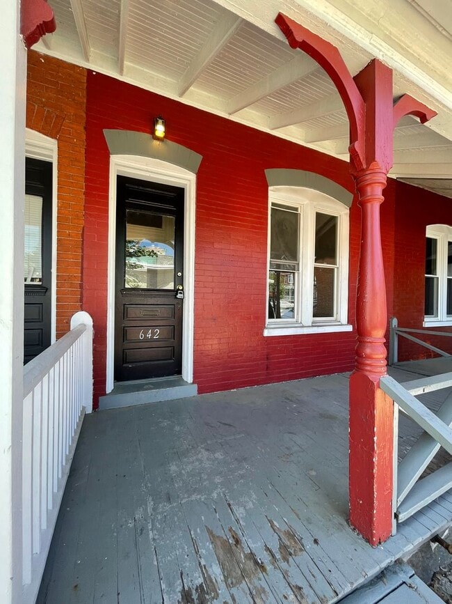 Building Photo - 642 Marietta Ave