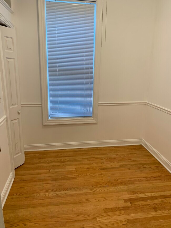 Bedroom - 1906 S Union Ave
