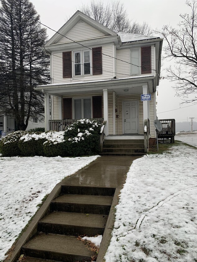 99 E State St, Athens, OH 45701 Townhome Rentals in Athens OH