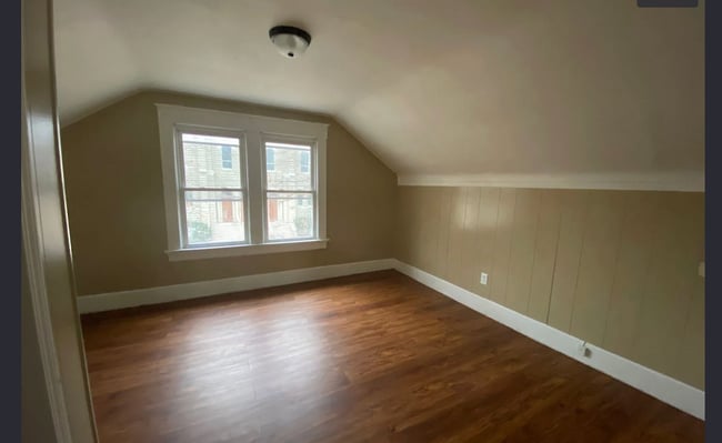 Building Photo - 1104 N Campbell Ave