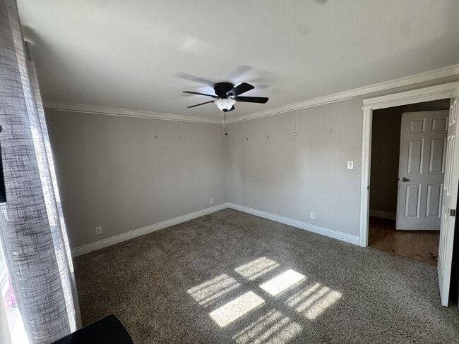 Building Photo - 9239 W Zuni Dr