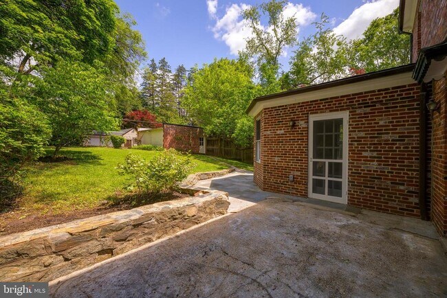 Foto del edificio - 3677 Upton St NW