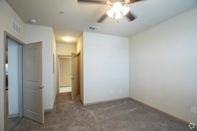 1BR , 1,5BA 783SF - 110 S Hoover Blvd Tampa, FL 33609 - Mosaic Westshore Apartments