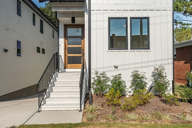 Photo - 4-bedroom, 4-bathroom Custom Home in Durha...