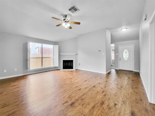 Foto del edificio - 4010 Redwood Hill Ct