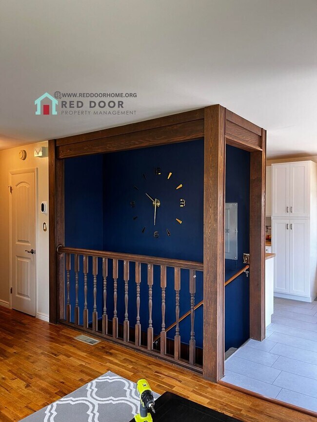 Building Photo - "Newly Renovated 3-Bedroom, 1-Bathroom Hom...