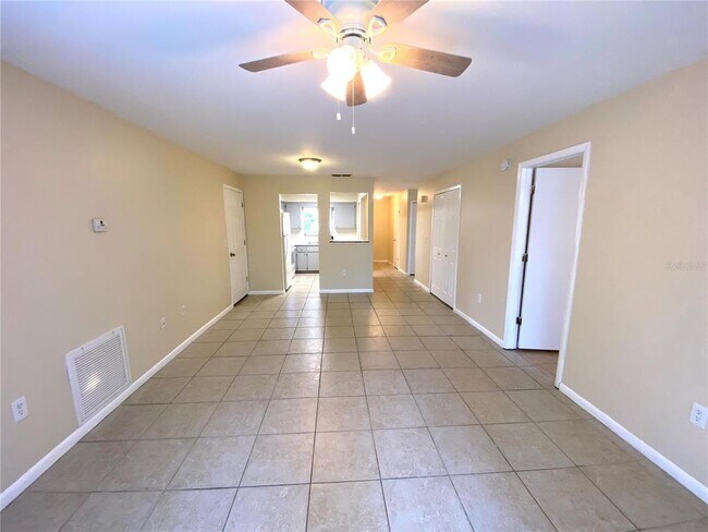 Building Photo - 421 Slumber Ln