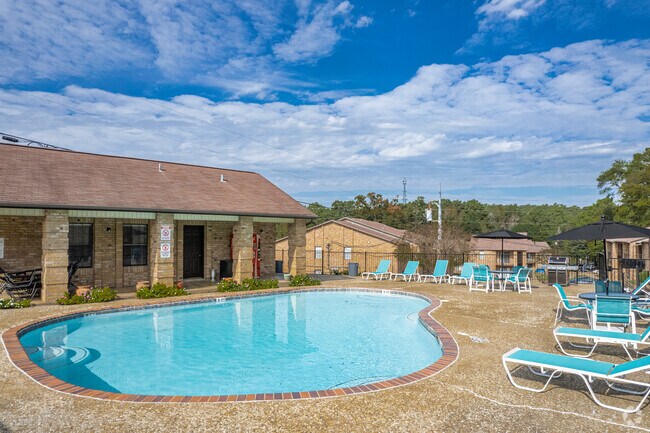 Piscina - Chevy Chase Apartments