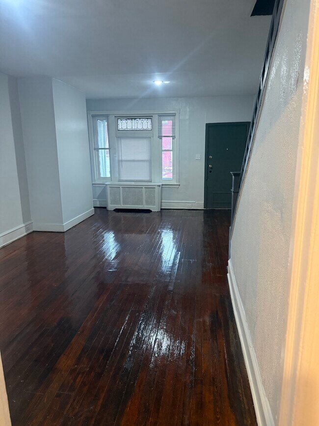 Foto del edificio - 3550 N Marshall St