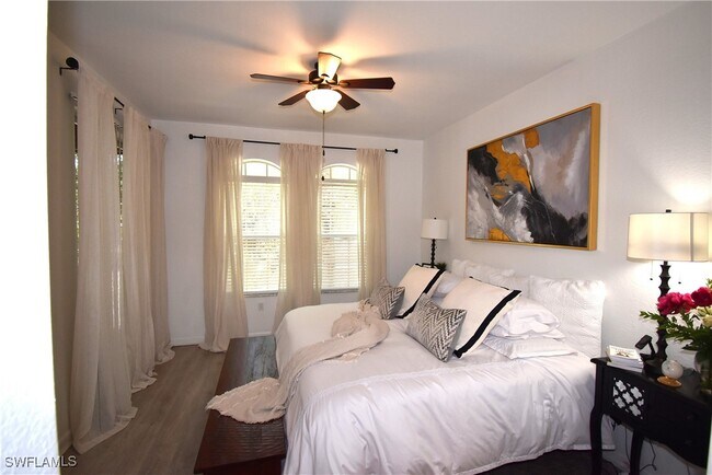 Foto del edificio - 10032 Heather Ln