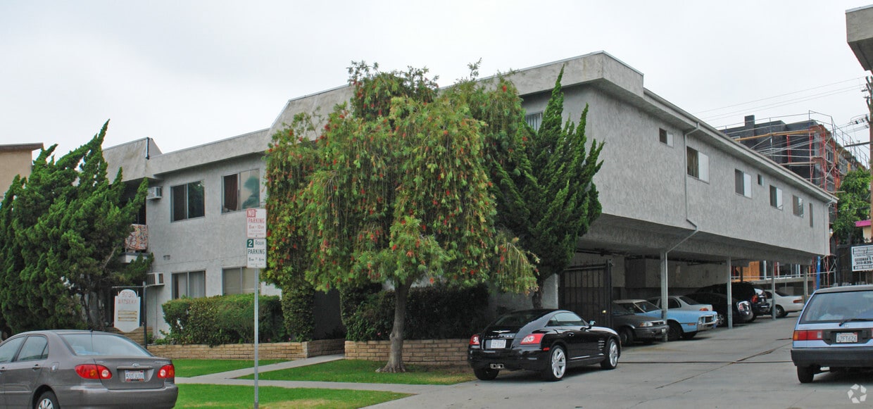 Building Photo - 3730 Watseka Ave