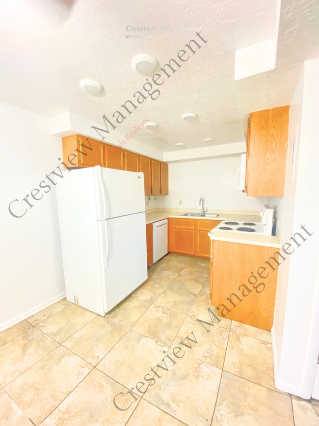 Building Photo - 1214 4700 S