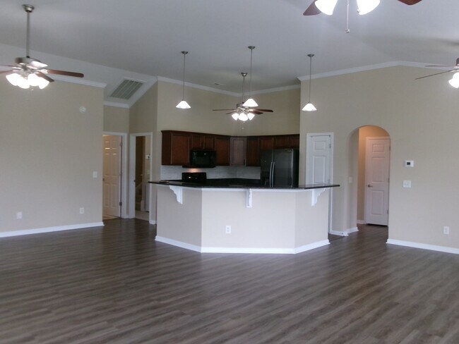 Foto del edificio - 4 bedroom, 3 bath home in Surfside Beach Club