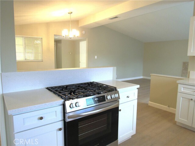 Foto del edificio - 7049 Fillmore Dr