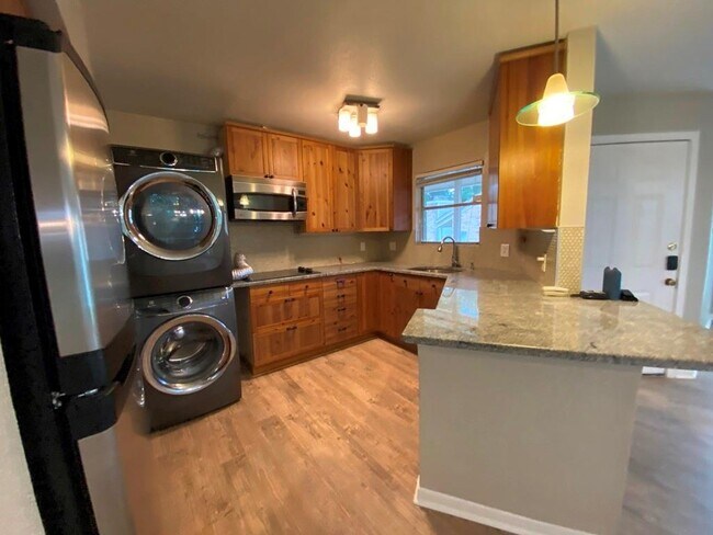 Building Photo - 2450 Wickersham Ln