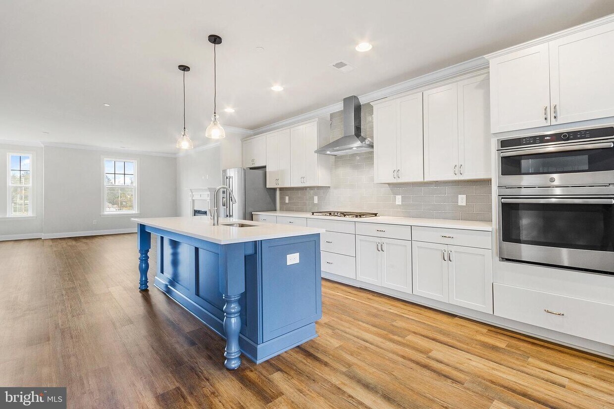 Foto principal - 261 Charles Ellis Ln