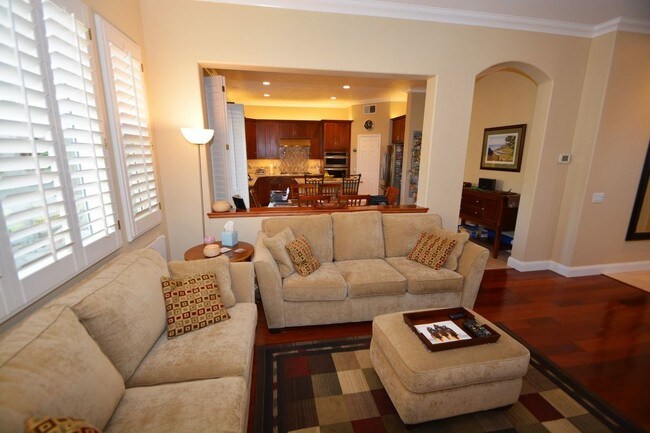 Building Photo - 3878 Ruette San Raphael