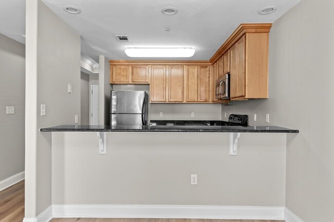 Building Photo - First-Floor Condo in Old Bay Village – Upg...