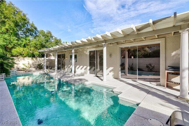 Building Photo - 9013 Rivers Edge Dr