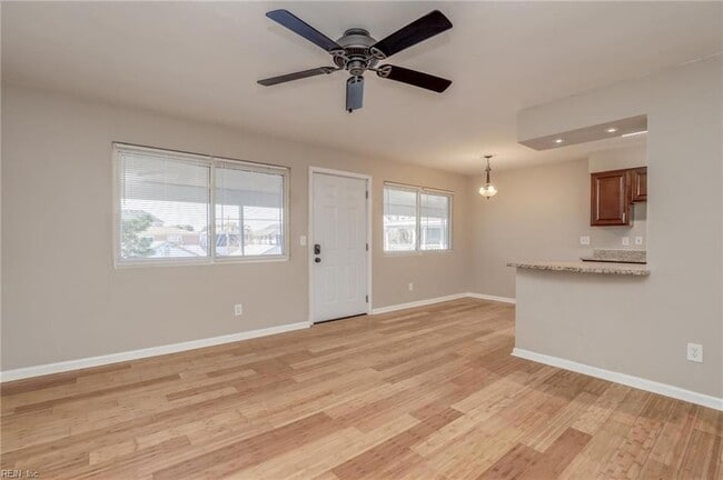 Foto del edificio - 1226 Little Bay Ave