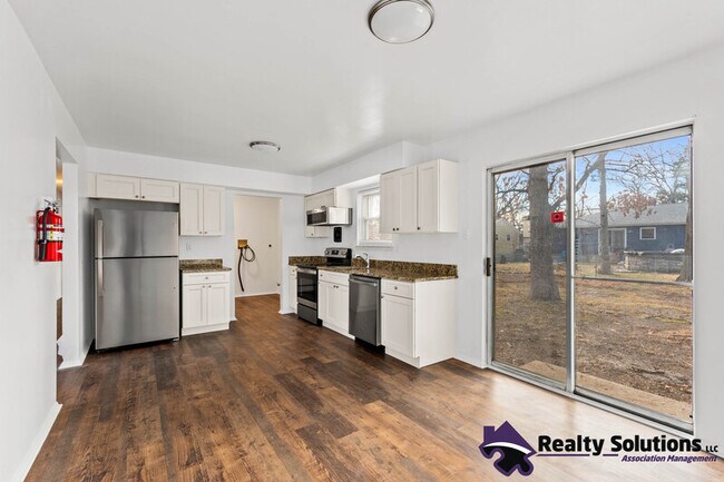 Building Photo - 151 Pardee Blvd