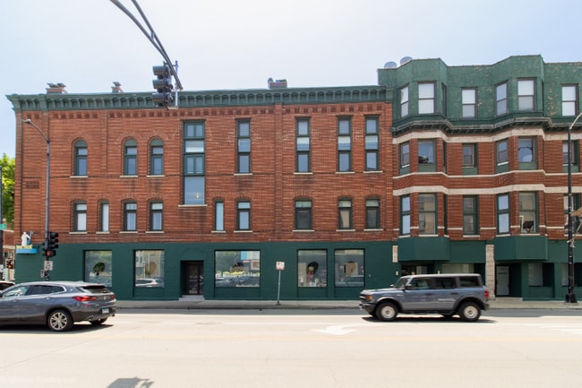 Building Photo - 1201 W Diversey Pkwy