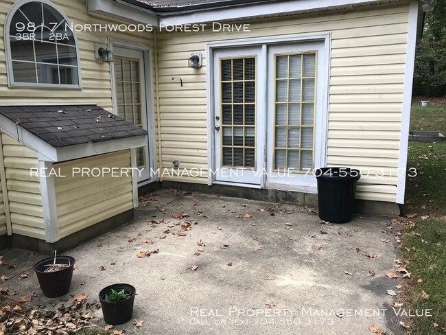 Building Photo - 9817 Northwoods Forest Dr