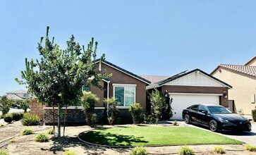 Building Photo - 5102 Perennial Pl