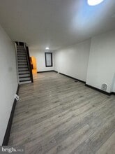 Building Photo - 2116 E Cambria St