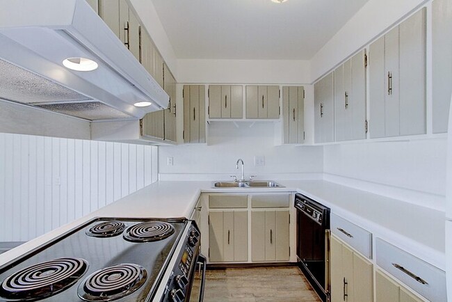 Foto del edificio - 6495 E Happy Canyon Rd