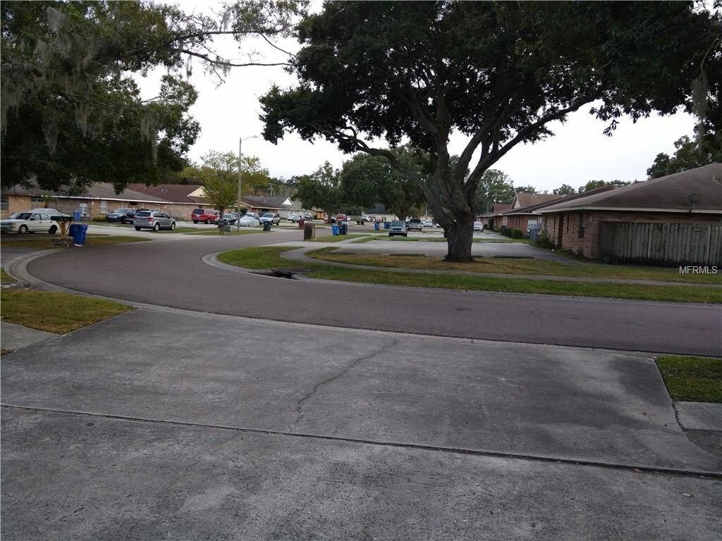 Building Photo - 3209 Bloomingdale Villas Ct