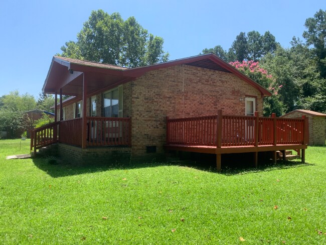 Building Photo - 1913 E 7 Pines St