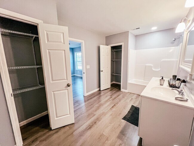 Foto del edificio - Country Living with Modern Amenities!