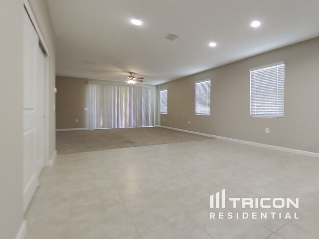 Foto del edificio - 30376 W Sheila Ln