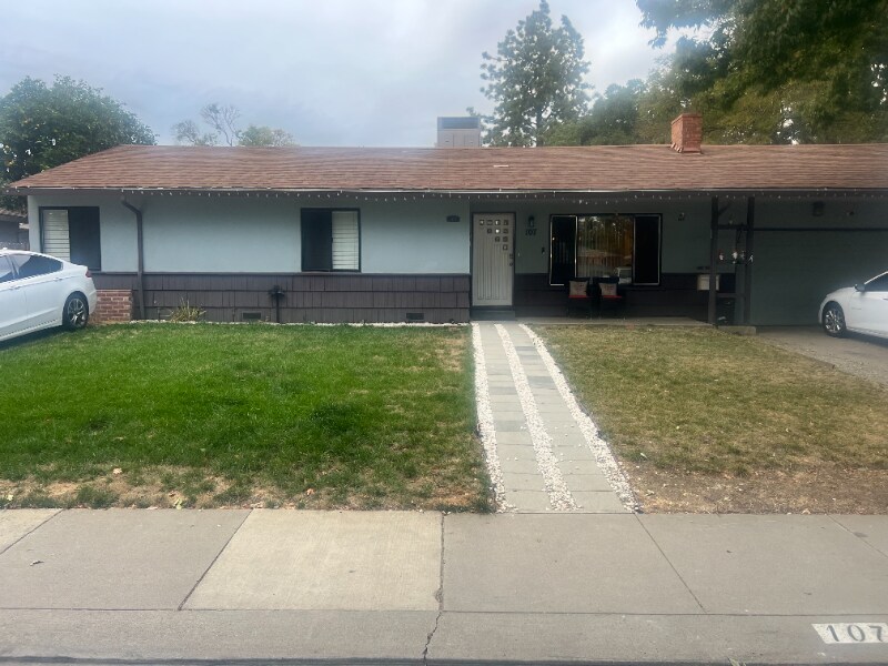 Primary Photo - 107 W Mayfair Ave