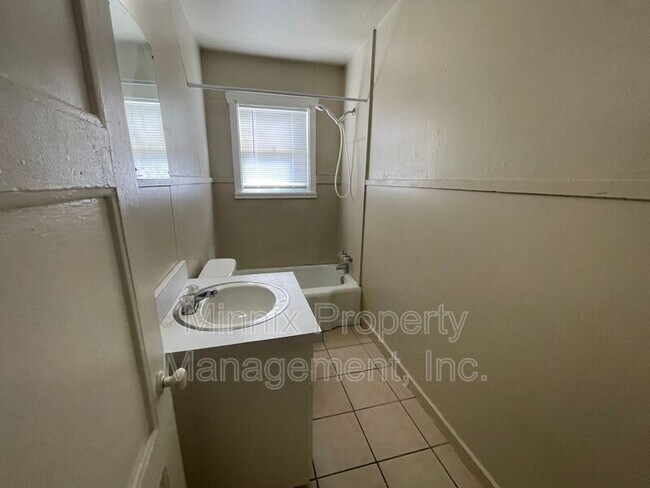 Foto del edificio - 2216 S Polk St