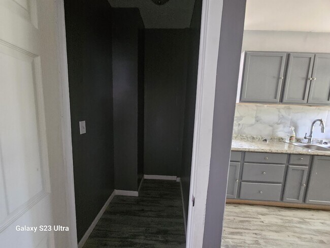 Building Photo - 5637 Wabada Ave