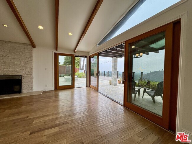Foto del edificio - 2255 Westridge Rd