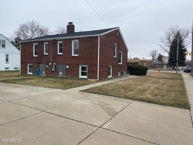 Building Photo - 16832 Martin Rd