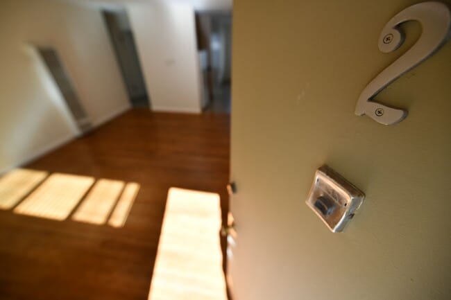 Building Photo - 2132 Roosevelt Ave