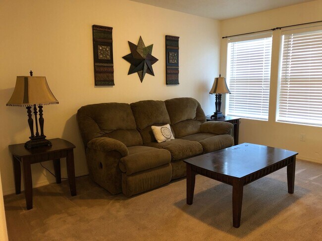 Foto del edificio - 2311 N Juniper Ln