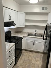 Building Photo - 500 Bowie Dr