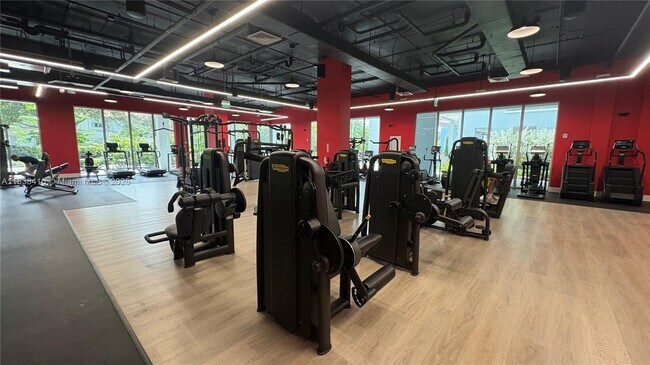 Foto del edificio - 7875 NW 107th Ave