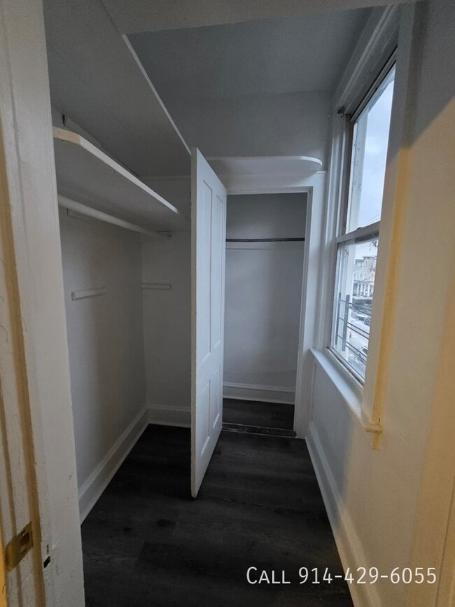 Building Photo - 120 Waverly St