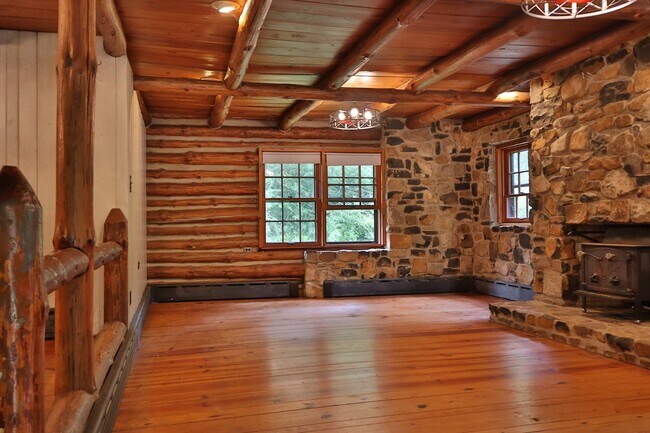 Building Photo - 980 Mine Rd
