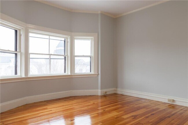 Building Photo - 463 Broadway